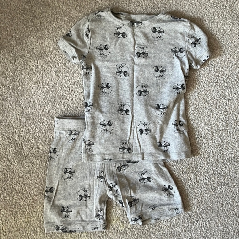 Sleepy, Mickey pajamas